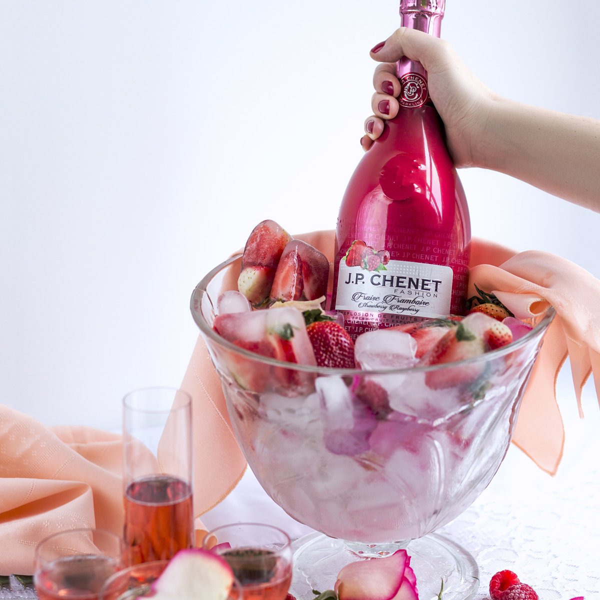 Rượu vang JP Chenet Fashion (Apple - Strawberry Raspberry)
