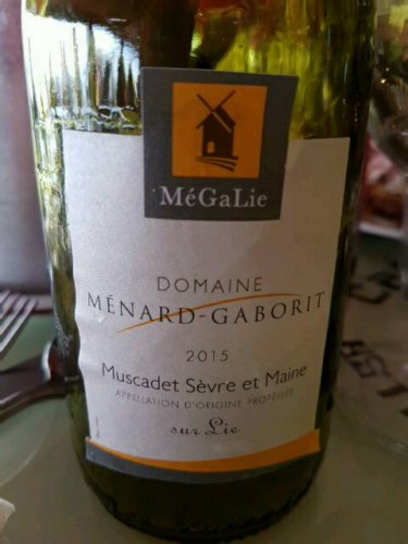 Rượu vang Muscadet Sevre Et Maine Sur Lie