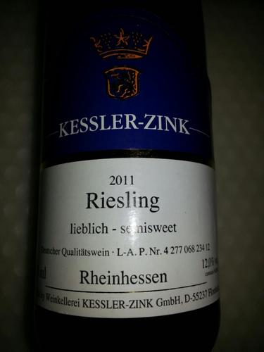 Vang Đức Riesling Semi Dry Blue Edition Kessler-Zink Vang Đức Riesling Semi Dry Blue Edition Kessler-Zink
